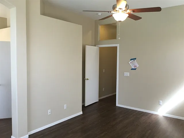 9435 W Pierson St — Photo 14