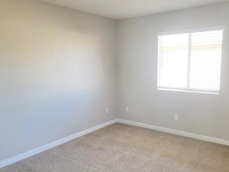 715 B St #14 — Photo 18