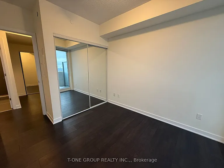 2221 Yonge St #5409 — Photo 13