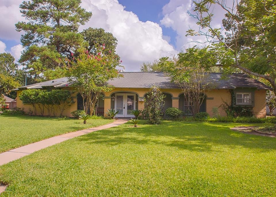 1st image of 8222 Roebourne Ln