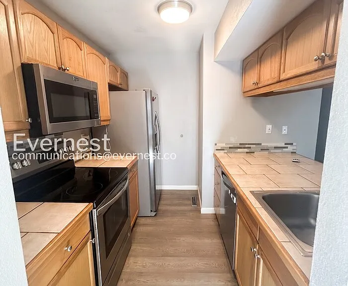 935 Saturn Dr #106 — Photo 5