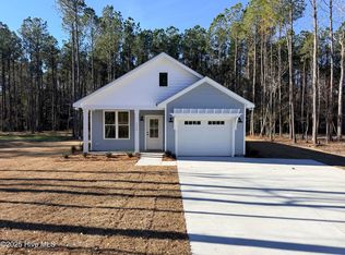 1134 Watts Landing Rd, Hampstead, NC 28443