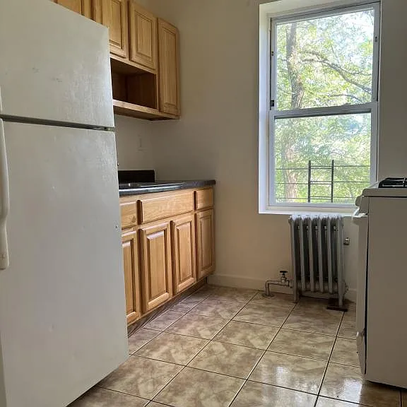 54 Saratoga Ave — Photo 6