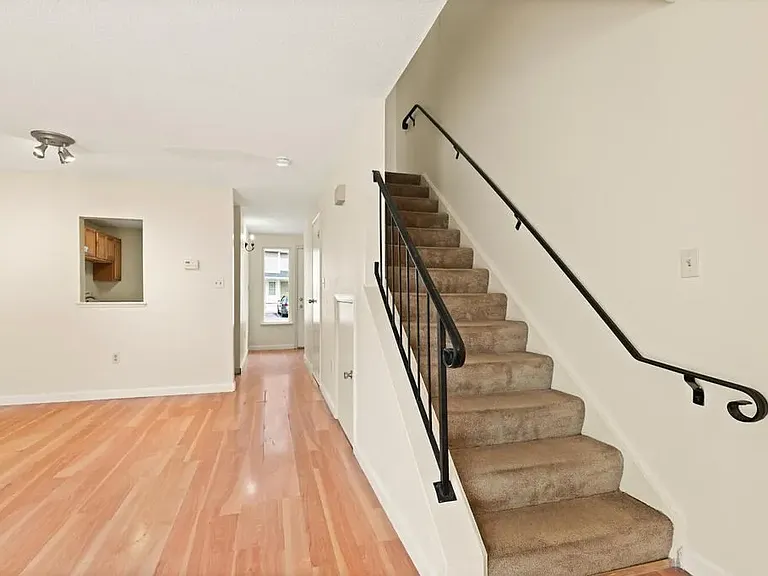 10 Silver Hill Ln — Photo 11