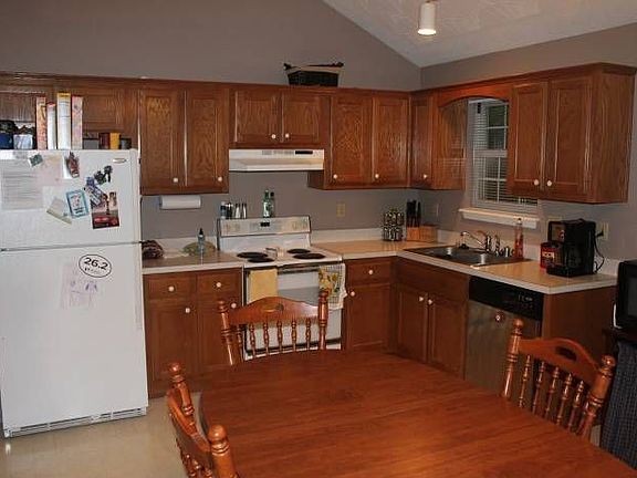 Full kitchen area