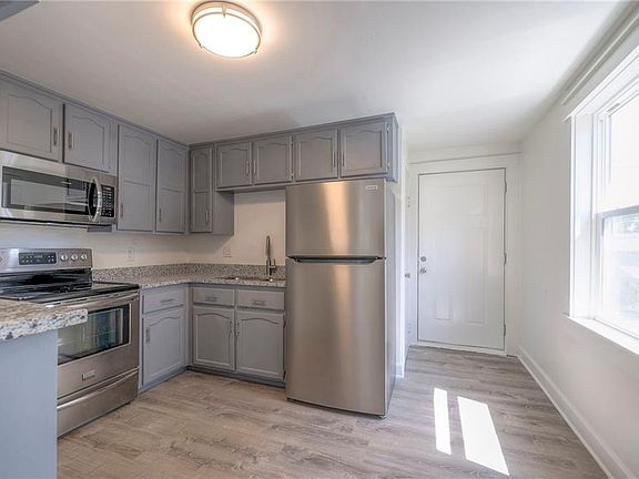 5th image of 323 N 14th St