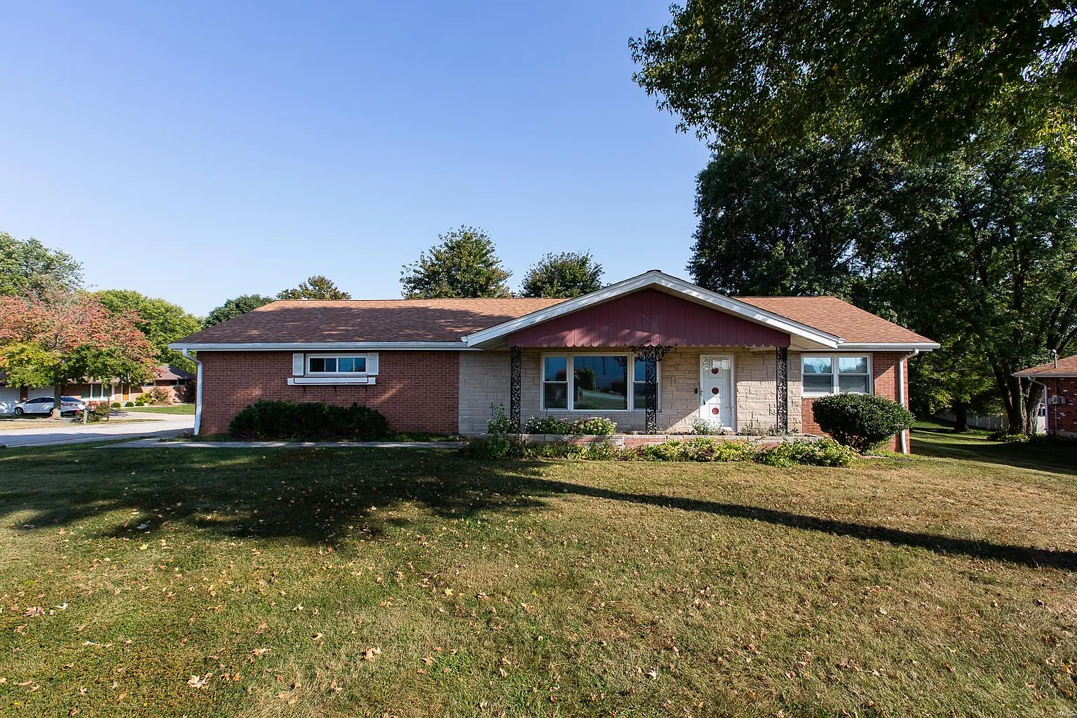 2514 Vandalia St photo 1