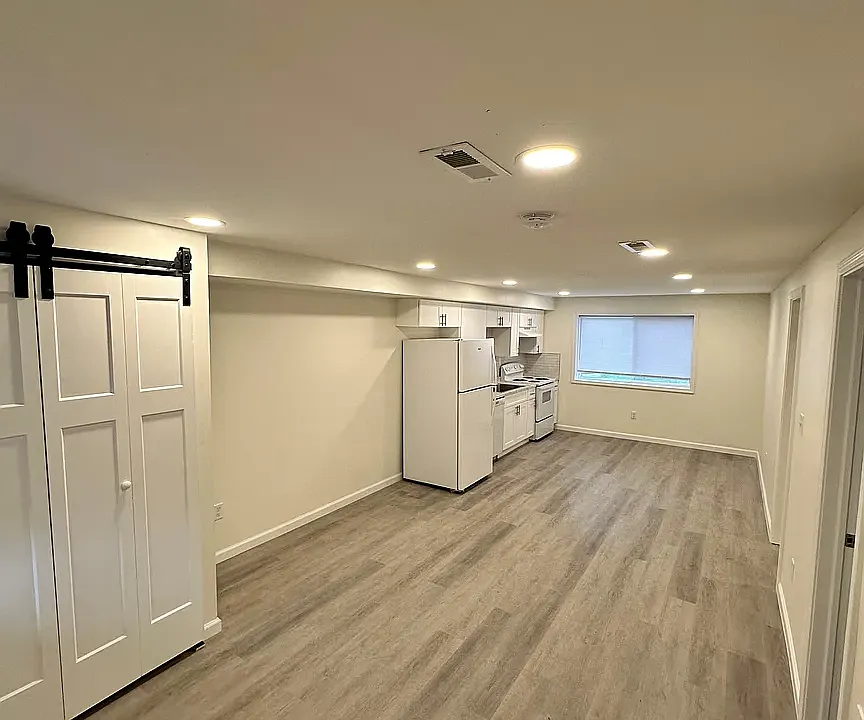 201 North Ave #13
