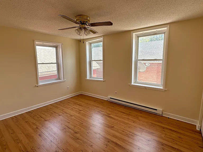 417 Main St #3 — Photo 8