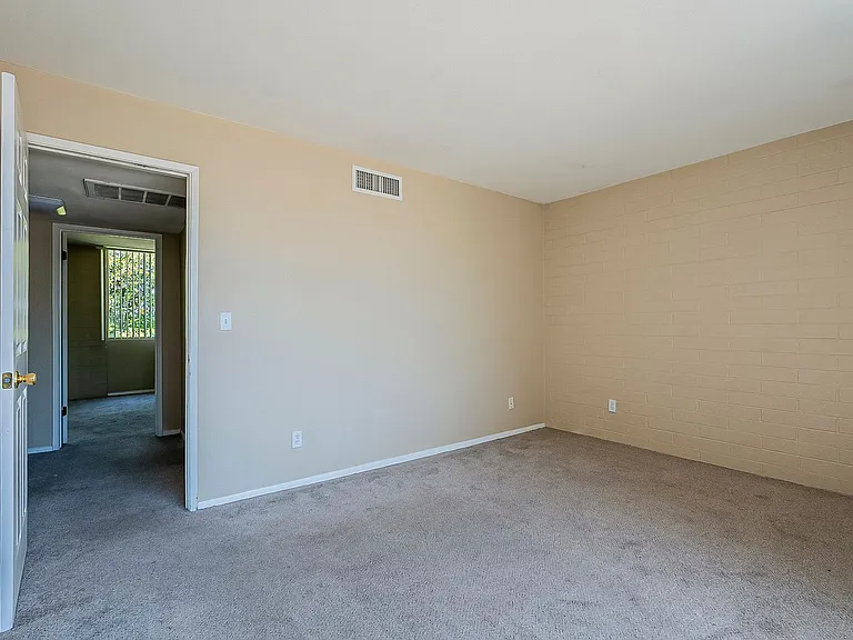 2 bedroom 1.5 bathroom in the heart of Phoenix — Photo 25