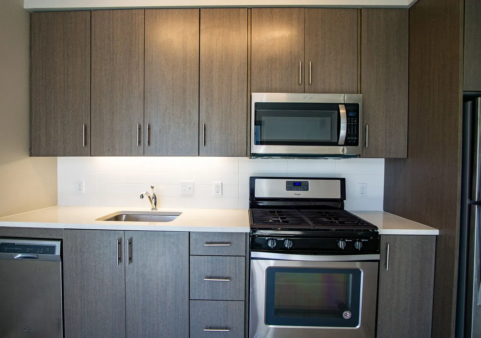 2nd Floor 1-Bedroom w/Dishwasher, W/D, and Condo Finishes! — Photo 3