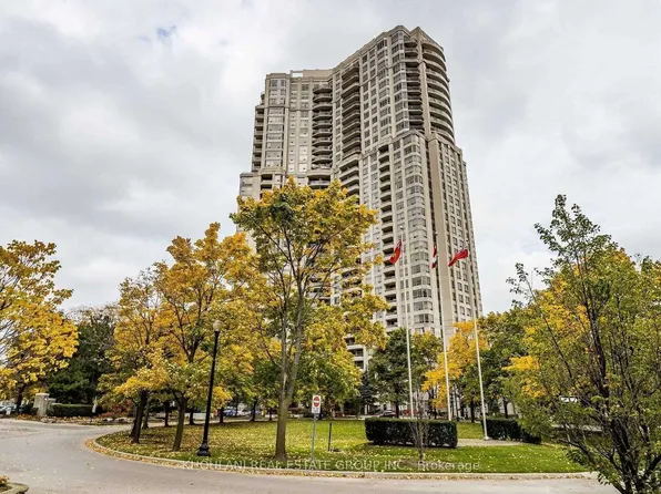 35 Kingsbridge Garden Cir, Mississauga, ON