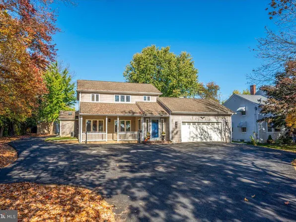 2011 Veale Rd, Wilmington, DE 19810