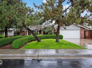 8805 Sierra Oak Dr, Bakersfield, CA 93311