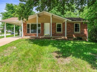 43 May Valley Ln, Fenton, MO