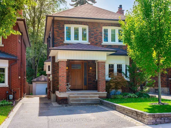 15 Idyllwood Cres, Toronto, ON M6P 3G7