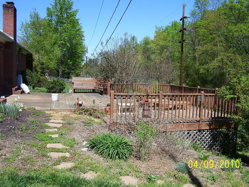 142 Hendrix / rear