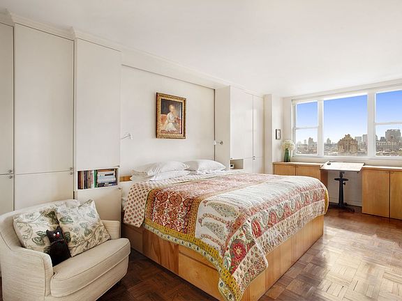 5th image of 631 Hudson St #14C