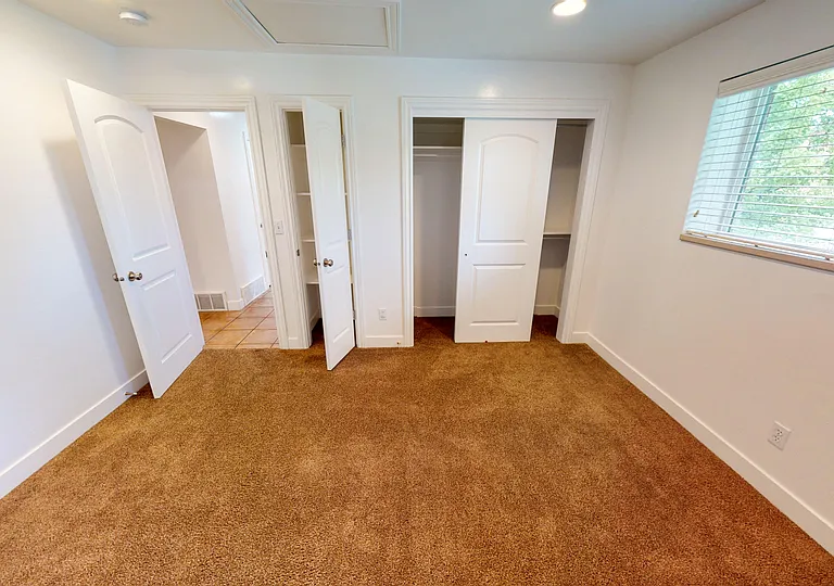 1000 E Center St #3 — Photo 9