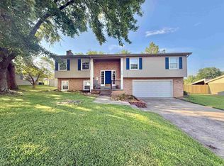 7766 Owens Dr, Newburgh, IN 47630