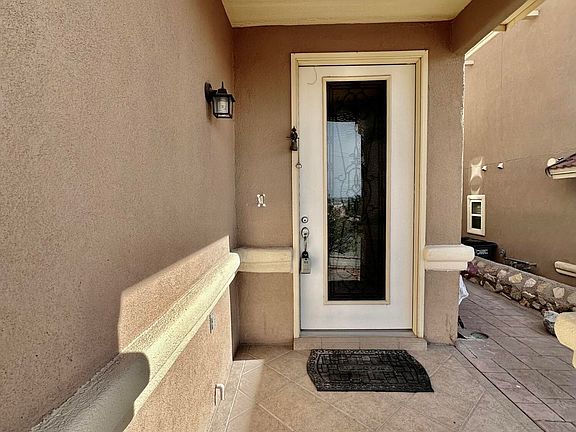 5th image of 4700 Pistolero Ln #B
