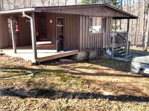 717 Paradise Lake Dr, Somerset, KY 42501