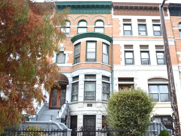 926 Saint Marks Ave, Brooklyn, NY 11213