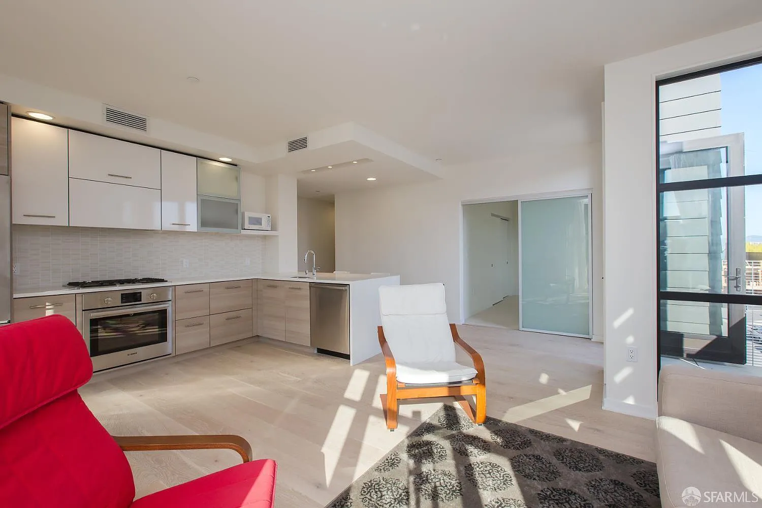 2 bed, 2.0 bath, 1012 sqft, $4,800 — Photo 3