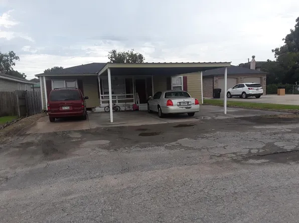 3304 Avenue E, Nederland, TX 77627