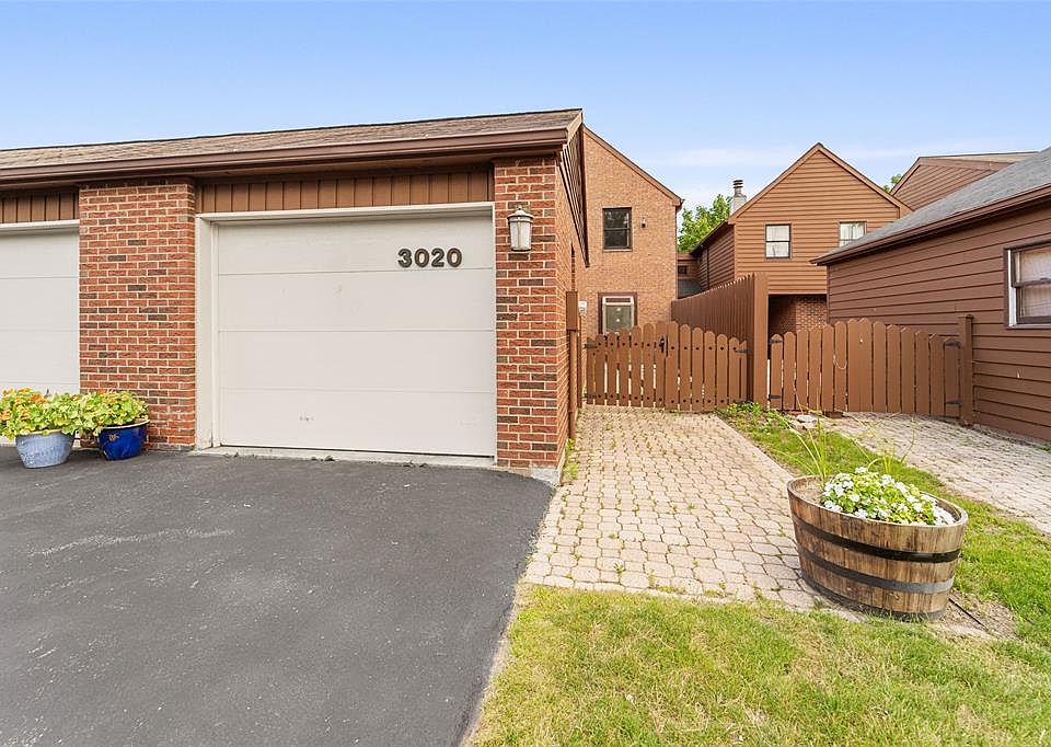1st image of 3020 Pleasant Dr