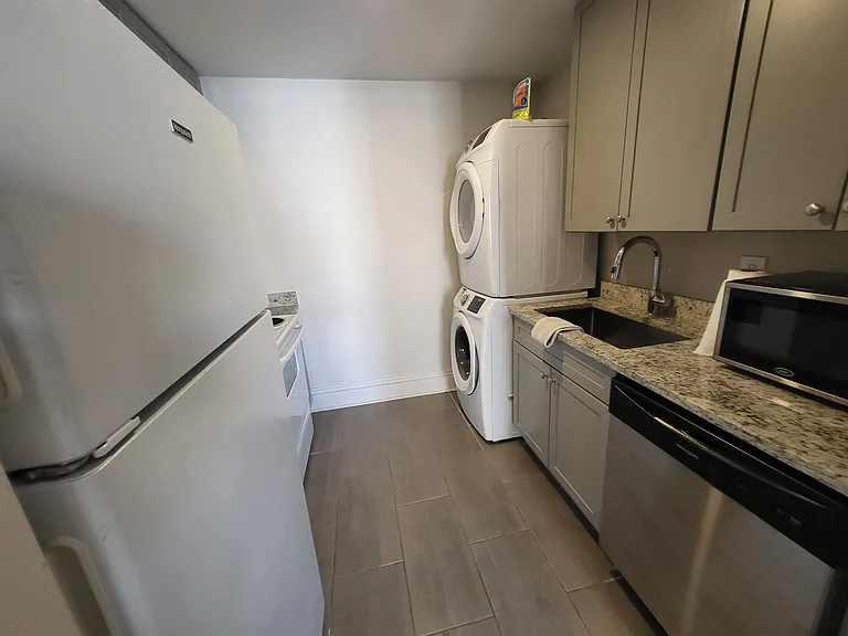 331 Decatur St #3B — Photo 9