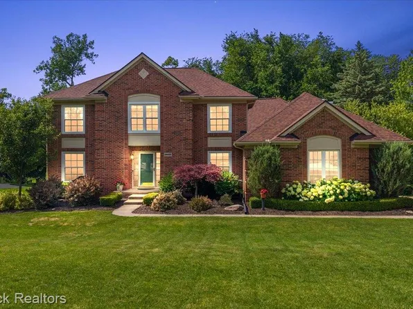 24435 Nantucket Dr, Novi, MI 48374
