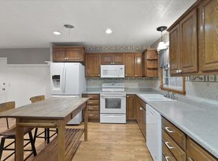 313 E Ridgewood Dr, Midwest City, OK 73110