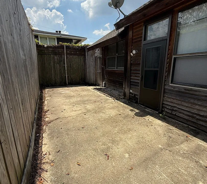 8462 Bayou Fountain Ave