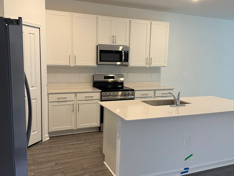 5470 NW 22nd Dr — Photo 3