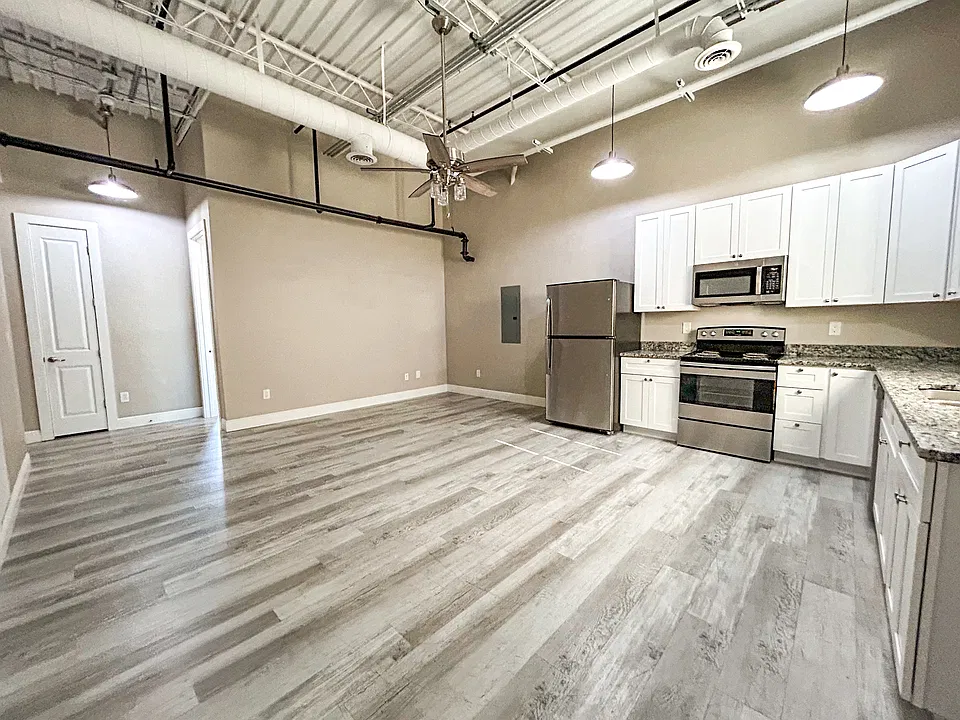 902 Howard Ave #7