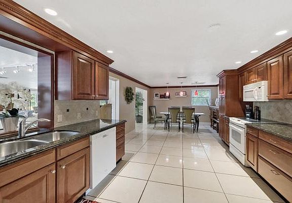 Home For Sale In Lake Park