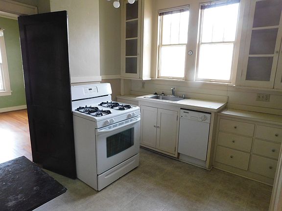 5th image of 1003 Scott St APT A