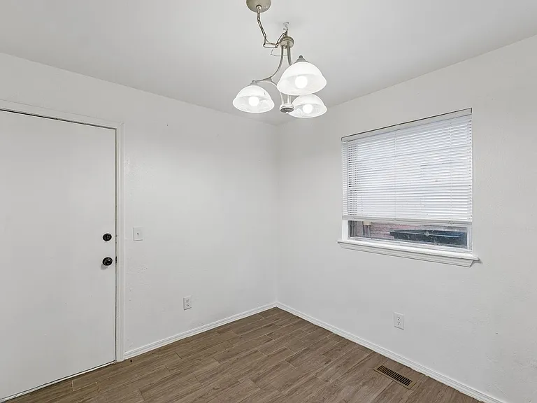 8514 Candlewood Dr — Photo 16