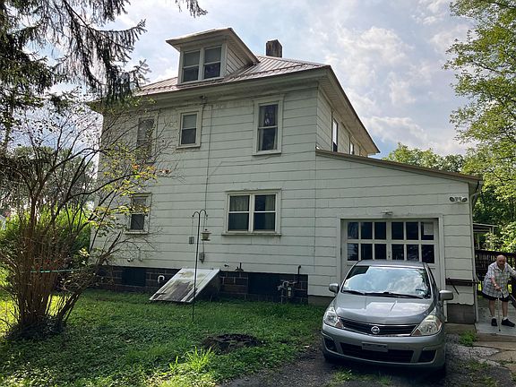 2nd image of 1087 Maple Ave