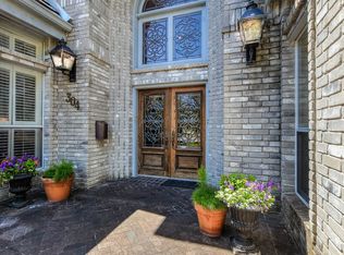 304 Geneseo Rd, Terrell Hills, TX 78209