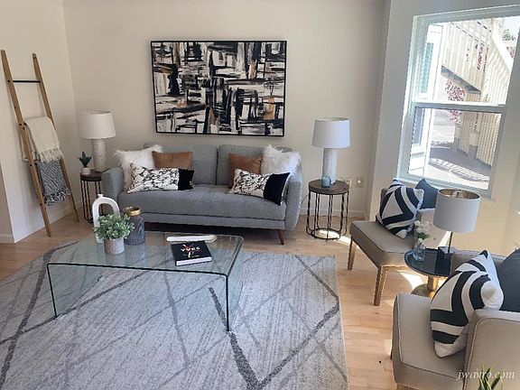 2nd image of 988 Fulton St #17
