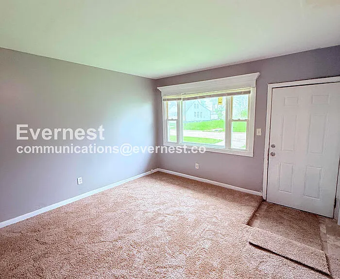 12121 Montrose St — Photo 5