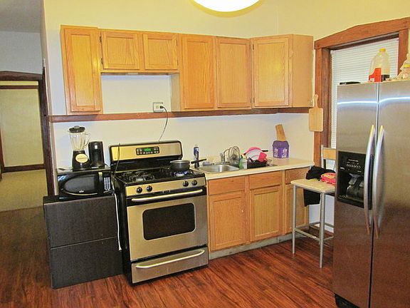4th image of 4116 W Oakdale Ave