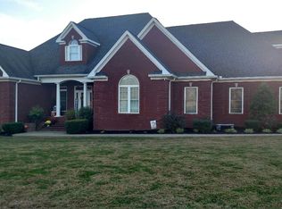 174 Robert Elmore Ln, Lafayette, TN 37083
