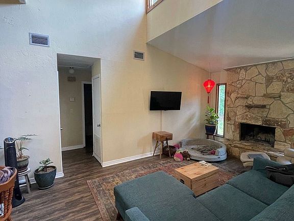 2nd image of 2772 Sandalwood Dr S