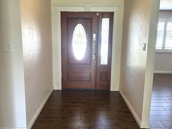 3rd image of 3301 Crest Dr