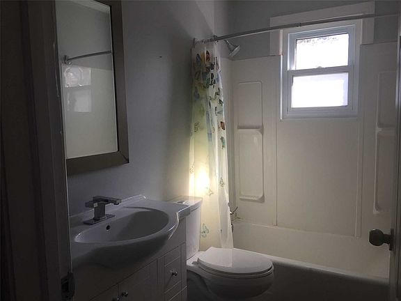 5th image of 328 Darcy St