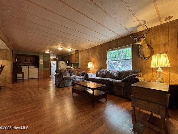3rd image of 230 Sugar Loaf Road