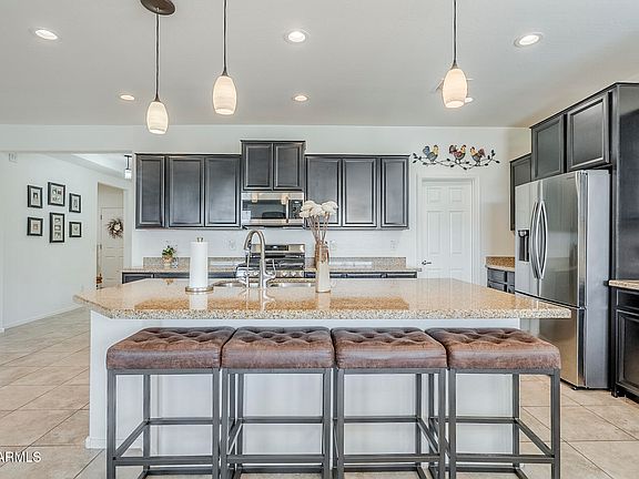 5th image of 2135 W ANGELO Way